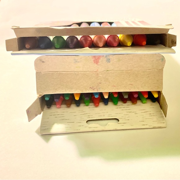 Crayons Frozen 2 ~ 1 Box of 10 Jumbo & 1 Box of 24 smaller/regular size. New (B) - Picture 4 of 4